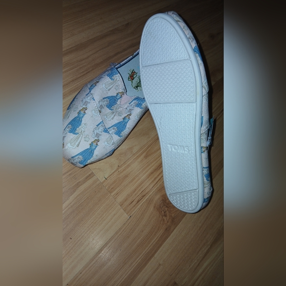 Disney Cinderella Print Slip-On Shoes - Picture 3 of 4